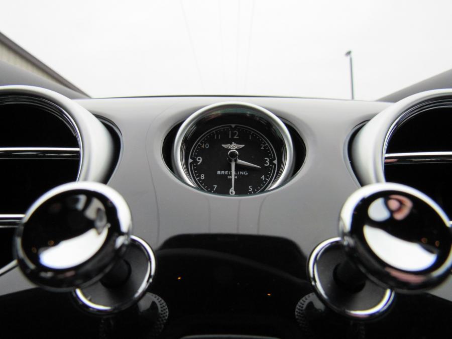 Детали экстерьера Bentley Flying Spur V8 S 2017 года  (фото 99 из 154)